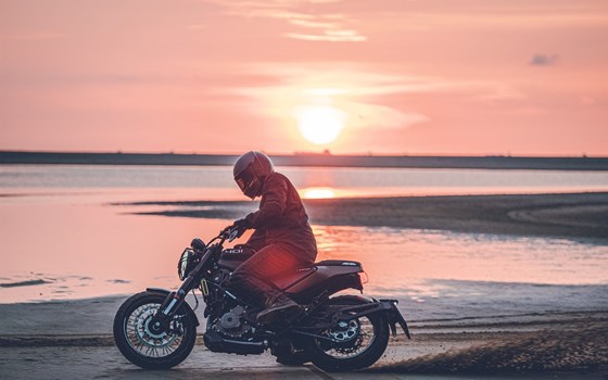 Neufahrzeug Husqvarna Svartpilen 401 - Bild 18