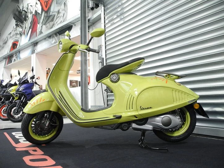 Angebot Vespa 946 10° Anniversario Bild 2: Angebot Vespa 946 10° Anniversario
