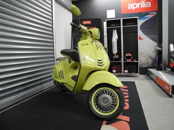 Angebot Vespa 946 10° Anniversario Bild 4: Angebot Vespa 946 10° Anniversario