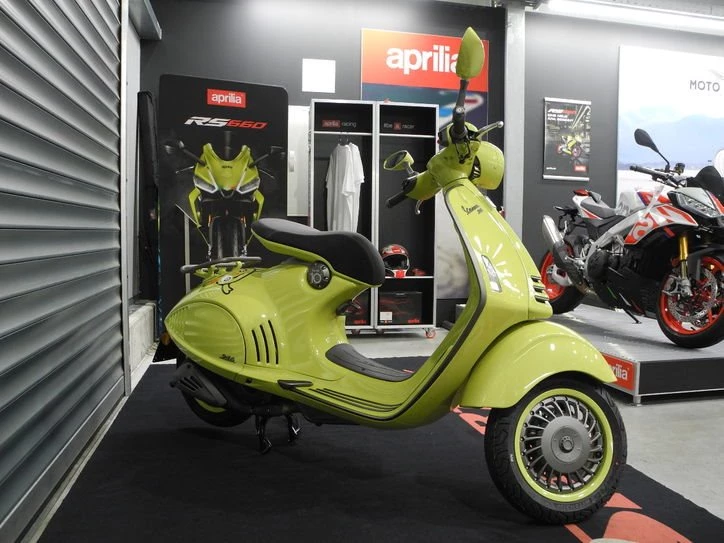 Angebot Vespa 946 10° Anniversario Bild 5: Angebot Vespa 946 10° Anniversario