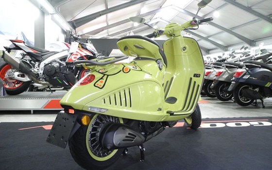 Neufahrzeug Vespa 946 10° Anniversario - Bild 7