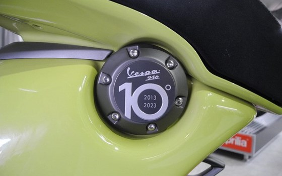 Neufahrzeug Vespa 946 10° Anniversario - Bild 8