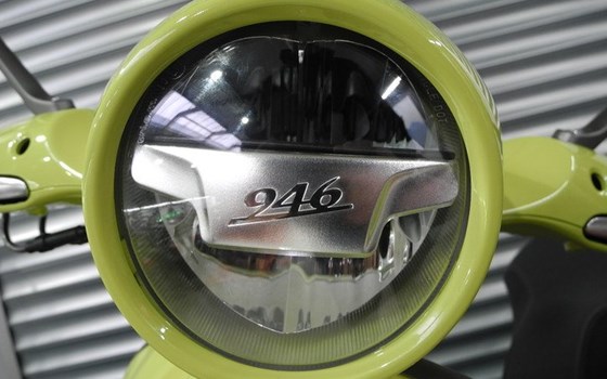 Neufahrzeug Vespa 946 10° Anniversario - Bild 9