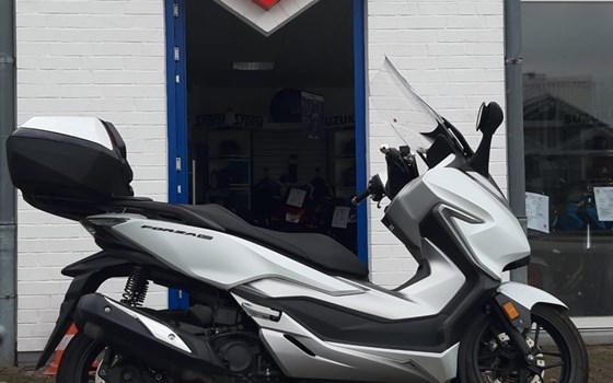 Gebrauchtmotorrad Honda Forza 300 - Bild 1