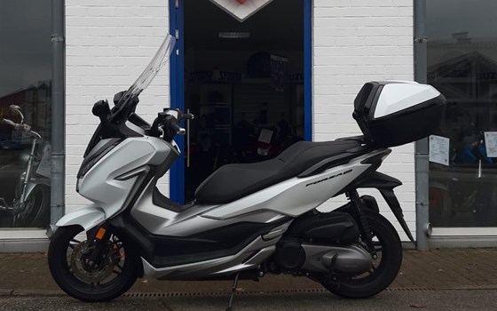 Gebrauchtmotorrad Honda Forza 300 - Bild 4