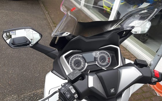 Gebrauchtmotorrad Honda Forza 300 - Bild 5