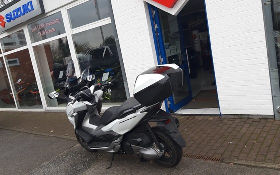 Gebrauchtmotorrad Honda Forza 300 - Bild 6