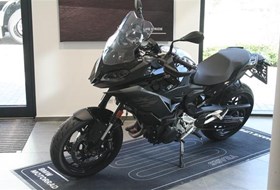 BMW F 900 XR