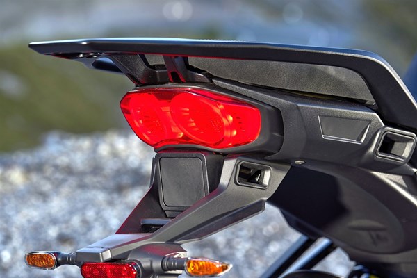 Moto Guzzi Stelvio (Giallo Savana) - Bild 10