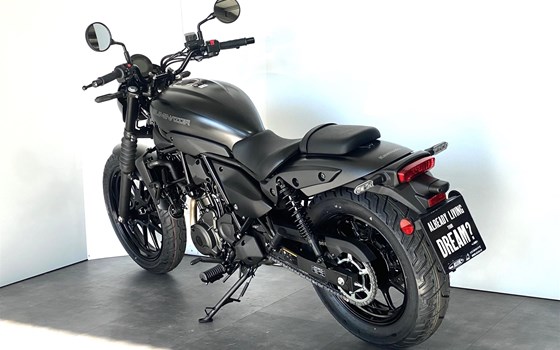Neufahrzeug Kawasaki Eliminator 500 SE - Bild 5 Neufahrzeug Kawasaki Eliminator 500 SE - Bild 5