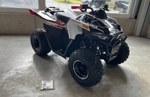 Neumotorrad Polaris Outlaw 70