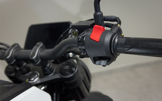 Neufahrzeug Honda CB125R - Bild 10