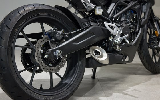 Neufahrzeug Honda CB125R - Bild 4