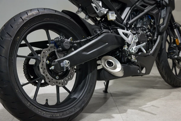 Honda CB125R (weiß) - Bild 4