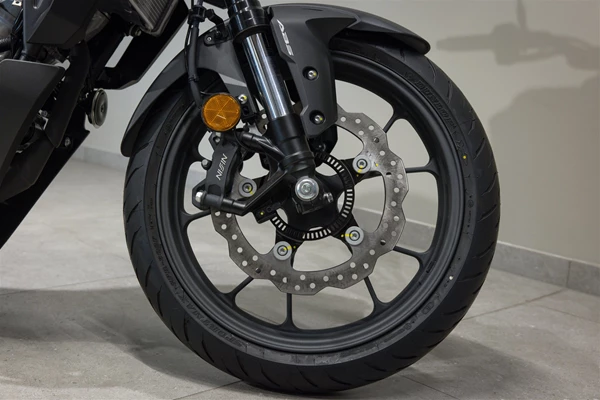 Honda CB125R (weiß) - Bild 6