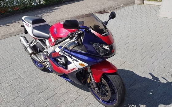 Motorrad Occasion Honda CBR 900 RR Fireblade - Bild 2