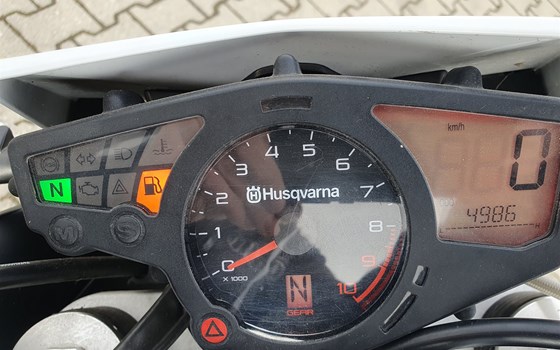 Gebrauchtmotorrad Husqvarna Nuda 900 - Bild 3 Gebrauchtmotorrad Husqvarna Nuda 900 - Bild 3