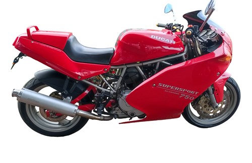 Gebrauchtmotorrad Ducati 750 Sport