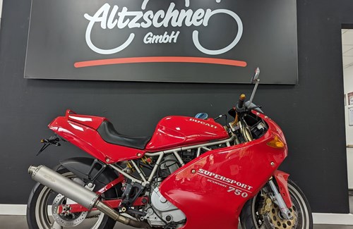 Gebrauchtmotorrad Ducati 750 Sport