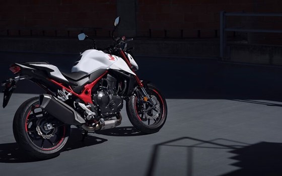 Neufahrzeug Honda CB750 Hornet - Bild 12 Neufahrzeug Honda CB750 Hornet - Bild 12