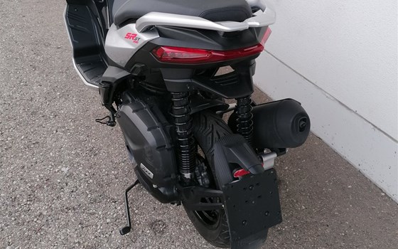 Gebrauchtmotorrad Aprilia SR GT 200 - Bild 4