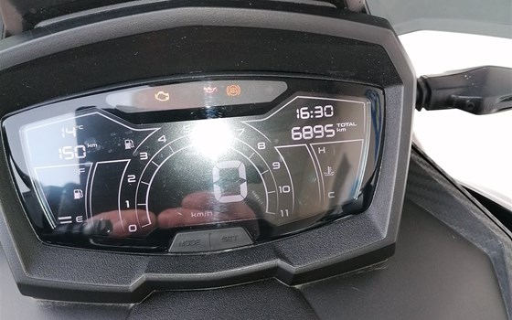 Gebrauchtmotorrad Aprilia SR GT 200 - Bild 5