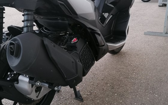 Gebrauchtmotorrad Aprilia SR GT 200 - Bild 6