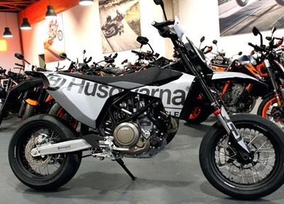 Husqvarna 701 Supermoto