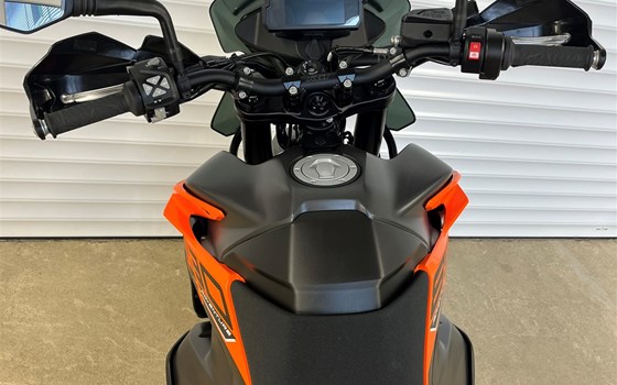 Gebrauchtmotorrad KTM 890 Adventure - Bild 12