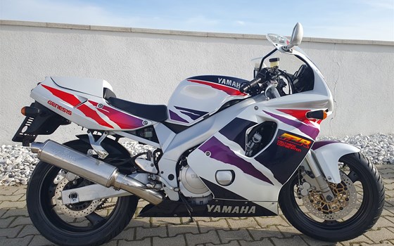 Gebrauchtmotorrad Yamaha FZR 600 R - Bild 2 Gebrauchtmotorrad Yamaha FZR 600 R - Bild 2
