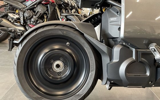 Gebrauchtmotorrad BMW CE 04 - Bild 10