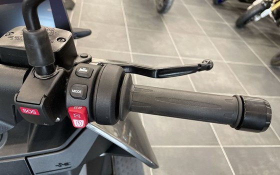 Gebrauchtmotorrad BMW CE 04 - Bild 12