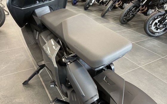 Gebrauchtmotorrad BMW CE 04 - Bild 13