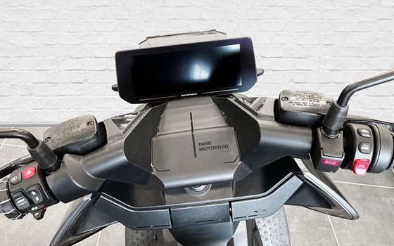 Gebrauchtmotorrad BMW CE 04 - Bild 6