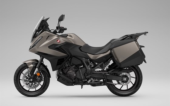Neufahrzeug Honda NT1100 - Bild 11 Neufahrzeug Honda NT1100 - Bild 11