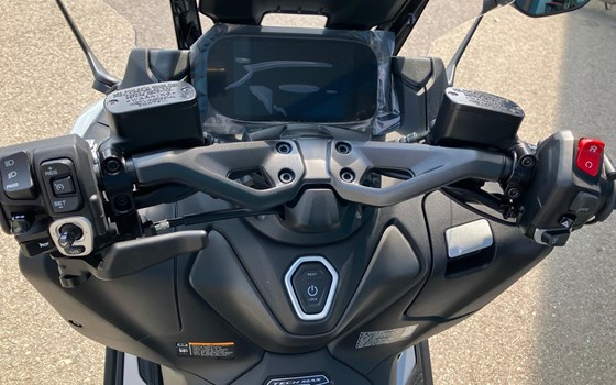 Neufahrzeug Yamaha TMAX Tech MAX - Bild 4 Neufahrzeug Yamaha TMAX Tech MAX - Bild 4
