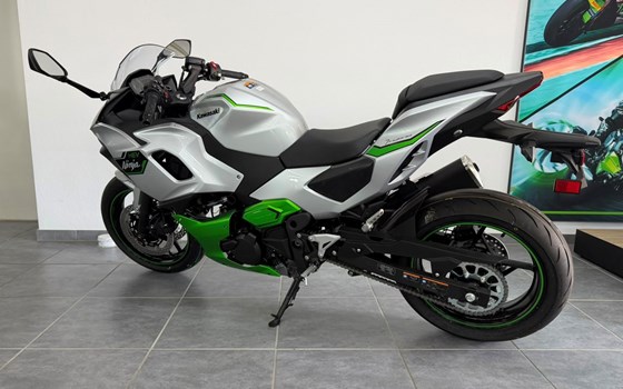 Neufahrzeug Kawasaki Ninja 7 Hybrid - Bild 4
