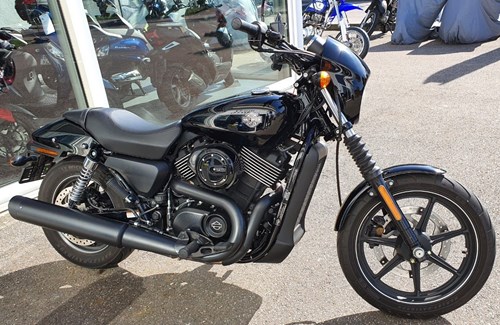 Gebrauchtmotorrad Harley-Davidson Street 750
