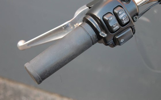 Gebrauchtmotorrad Harley-Davidson Dyna Switchback  FLD - Bild 5