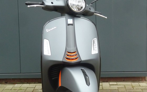 Neufahrzeug Vespa GTS 300 hpe Super Sport - Bild 3