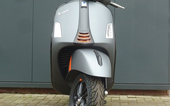 Neufahrzeug Vespa GTS 300 hpe Super Sport - Bild 8