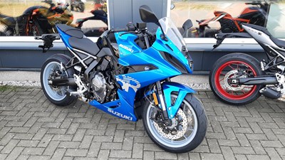 GSX-8R