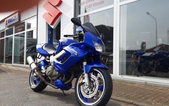 Gebrauchtmotorrad Honda VTR 1000 F Fire Storm - Bild 3