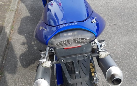 Gebrauchtmotorrad Honda VTR 1000 F Fire Storm - Bild 4