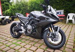 Neumotorrad Suzuki GSX-8R