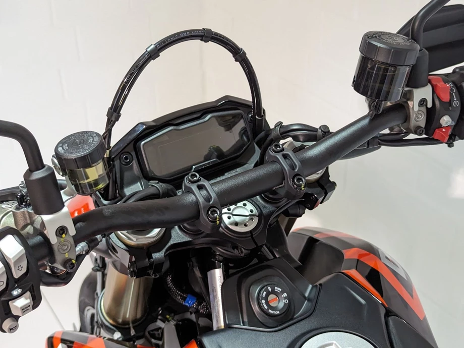 Angebot Ducati Hypermotard 698 Mono RVE Bild 10: Angebot Ducati Hypermotard 698 Mono RVE