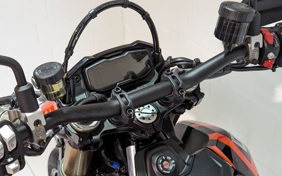 Neufahrzeug Ducati Hypermotard 698 Mono RVE - Bild 10