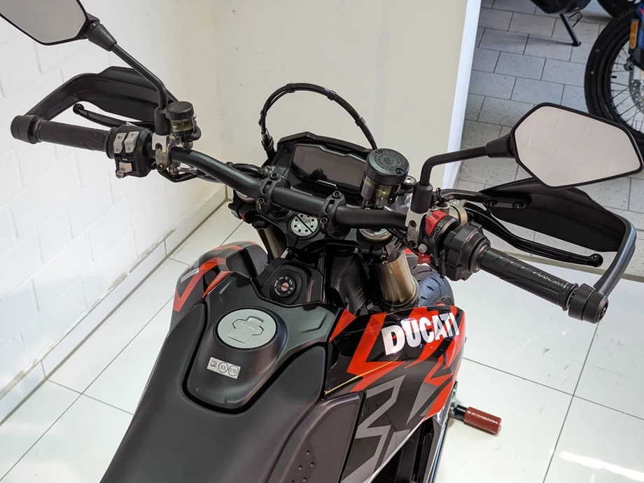 Angebot Ducati Hypermotard 698 Mono RVE Bild 8: Angebot Ducati Hypermotard 698 Mono RVE
