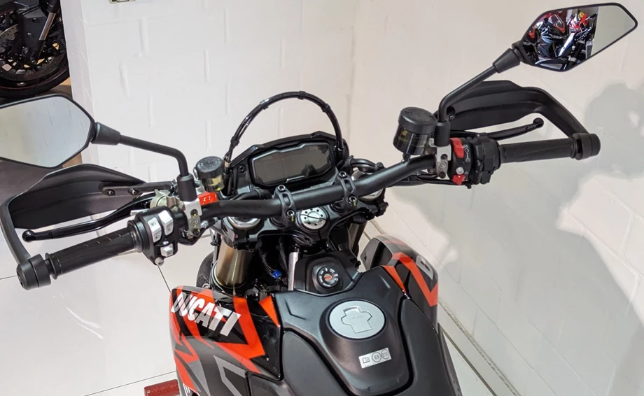 Angebot Ducati Hypermotard 698 Mono RVE Bild 9: Angebot Ducati Hypermotard 698 Mono RVE