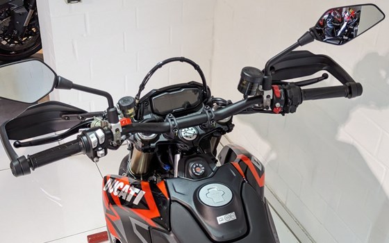 Neufahrzeug Ducati Hypermotard 698 Mono RVE - Bild 9
